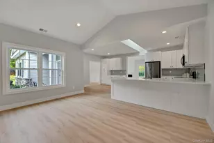 509 Oak Bluff Ct, Moriches, NY 11955 - Photo 9