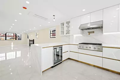 7662 174th Street, Fresh Meadows, NY 11366 - Photo 9