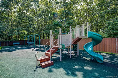 460 Old Town Road #11I, Port Jefferson Station, NY 11776 - Photo 23