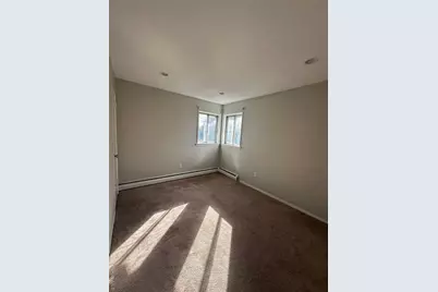 305 Deauville Parkway, Lindenhurst, NY 11757 - Photo 9