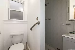 15 Clyde Ave, Hempstead, NY 11550 - Photo 21