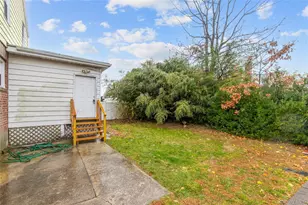 15 Clyde Ave, Hempstead, NY 11550 - Photo 27