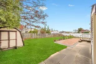 13 W 15th St, Deer Park, NY 11729 - Photo 7