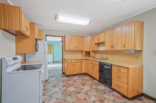 24 E 6th St, Patchogue, NY 11772 - Photo 7