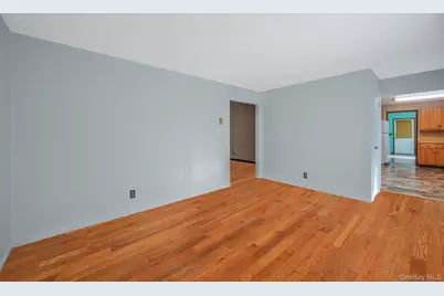 24 E 6th Street, Patchogue, NY 11772 - Photo 5