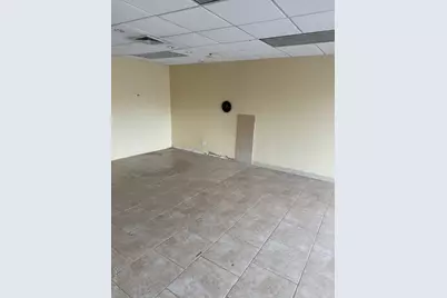 612 Jericho Turnpike #612, New Hyde Park, NY 11040 - Photo 3