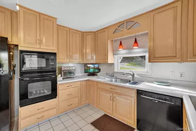 322 Brighton Avenue, Hawthorne, NY 10532 - Photo 17