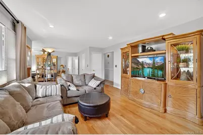 322 Brighton Avenue, Hawthorne, NY 10532 - Photo 9