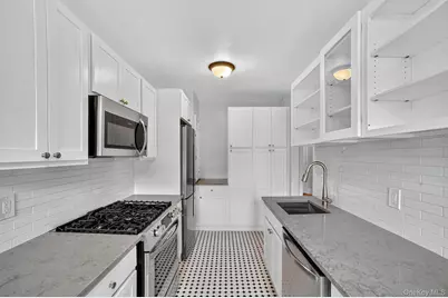 294 Bronxville Road #4C, Bronxville, NY 10708 - Photo 9