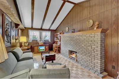 35 19th Avenue, Bay Shore, NY 11706 - Photo 13