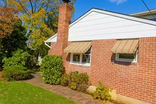 884 Troy St, Elmont, NY 11003 - Photo 11