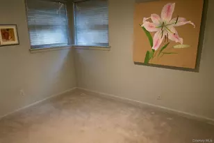 884 Troy St, Elmont, NY 11003 - Photo 9