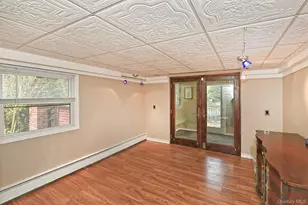 3 Pewter Pl, Dix Hills, NY 11746 - Photo 27