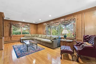 33 Marie Dr, Huntington, NY 11743 - Photo 11