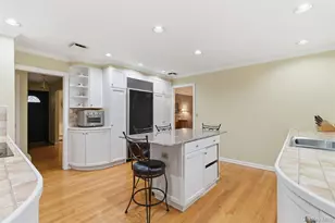 33 Marie Dr, Huntington, NY 11743 - Photo 17