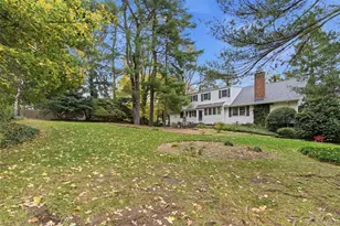 33 Marie Dr, Huntington, NY 11743 - Photo 35