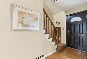 33 Marie Dr, Huntington, NY 11743 - Photo 3