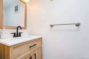 68 Gina Ct, New York, NY 10314 - Photo 19