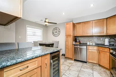 68 Gina Court, New York, NY 10314 - Photo 9