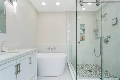 68 Gina Court, New York, NY 10314 - Photo 21