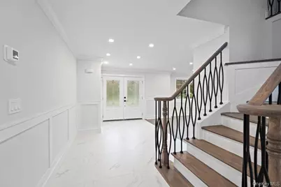 52 Woodland Road, Roslyn, NY 11576 - Photo 3