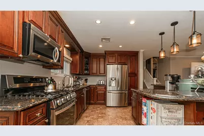 105 7th Street, Hicksville, NY 11801 - Photo 7