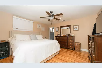 105 7th Street, Hicksville, NY 11801 - Photo 11