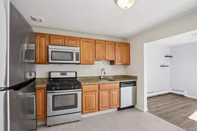 262 Country Club Lane, Pomona, NY 10970 - Photo 15