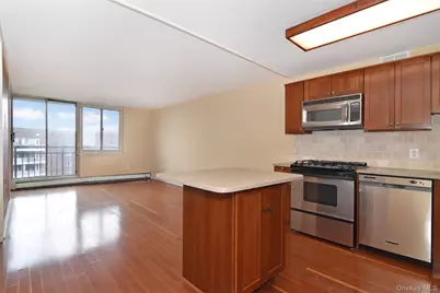 703 Pelham Road #407, New Rochelle, NY 10805 - Photo 5