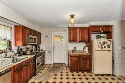 33 Cleveland Street, Valley Stream, NY 11580 - Photo 7