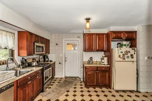 33 Cleveland St, Valley Stream, NY 11580 - Photo 7