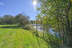 422 Panorama Dr, Mohegan Lake, NY 10547 - Photo 17