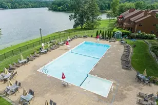 422 Panorama Dr, Mohegan Lake, NY 10547 - Photo 9