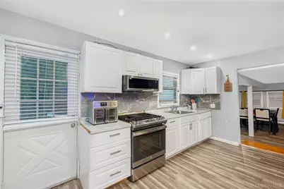 204 Bayside Avenue, Oceanside, NY 11572 - Photo 19