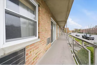 90 S Park Avenue #B2, Rockville Centre, NY 11570 - Photo 17