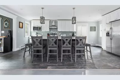 17 Diane Court, Nesconset, NY 11767 - Photo 5