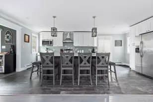 17 Diane Ct, Nesconset, NY 11767 - Photo 5