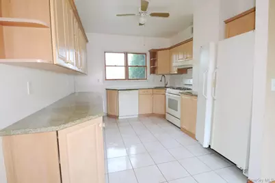 156 Oak Street, Amityville, NY 11701 - Photo 3