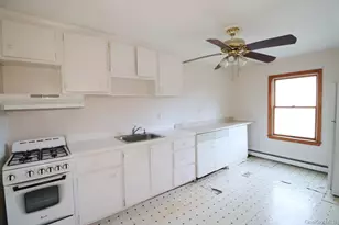 156 Oak St, Amityville, NY 11701 - Photo 15