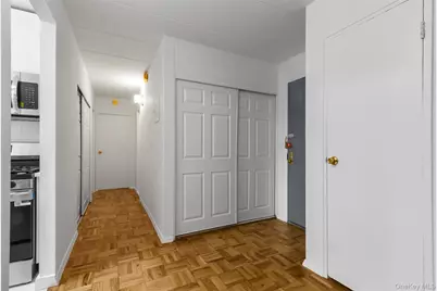 372 Central Park Avenue #2E, Scarsdale, NY 10583 - Photo 7