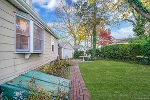 411 Harrison Dr, Centerport, NY 11721 - Photo 9