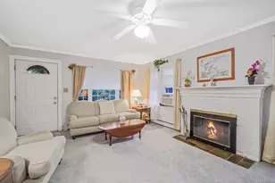 411 Harrison Dr, Centerport, NY 11721 - Photo 15