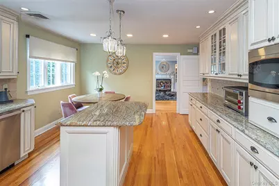 52 Woodland Avenue, Bronxville, NY 10708 - Photo 11