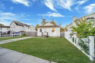 110 2nd Ave, Bay Shore, NY 11706 - Photo 3