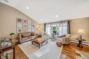 28 Cedarwood Ln, Commack, NY 11725 - Photo 25