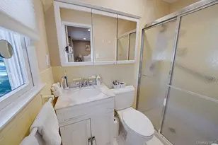 28 Cedarwood Ln, Commack, NY 11725 - Photo 33