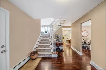 28 Cedarwood Lane, Commack, NY 11725 - Photo 11