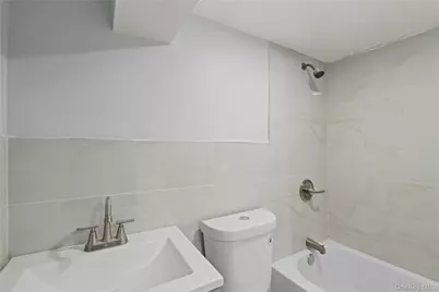 28 Cornwall Lane, Hempstead, NY 11550 - Photo 7