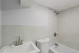 28 Cornwall Ln, Hempstead, NY 11550 - Photo 7