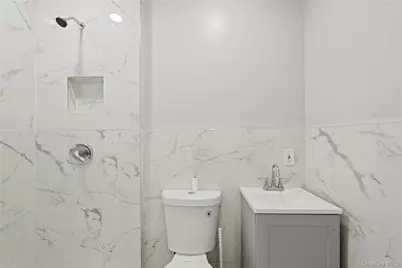 28 Cornwall Lane, Hempstead, NY 11550 - Photo 5